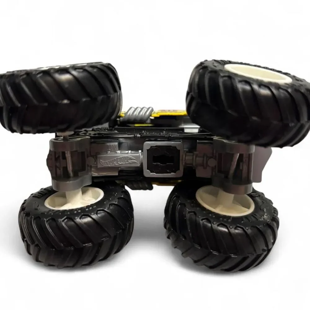 Hot Wheels Monster Trucks Ramblin’ Wrecker Tow Truck
